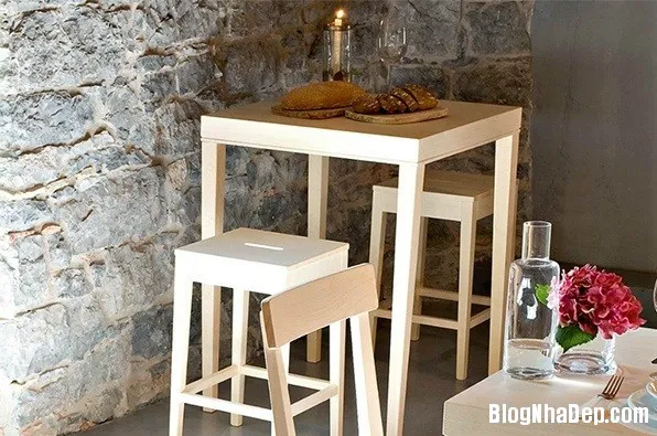 Những chiếc bàn nhỏ xinh cho gian bếp chật