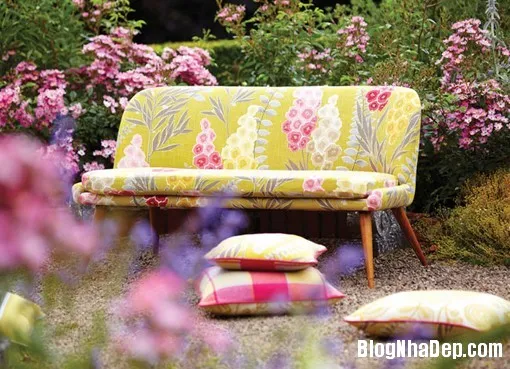Thiết kế ghế in hoa mang đậm hơi thở mùa xuân