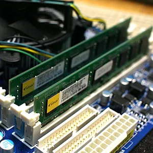 Tại sao máy tính không nhận ra các chip RAM mới của tôi?